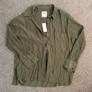 abercrombie and fitch women’s oversized crinkle rayon button down